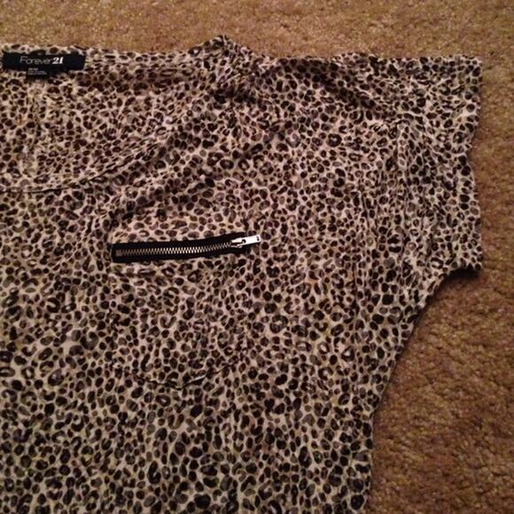 Forever 21 Cheetah Top - Picture 2 of 3